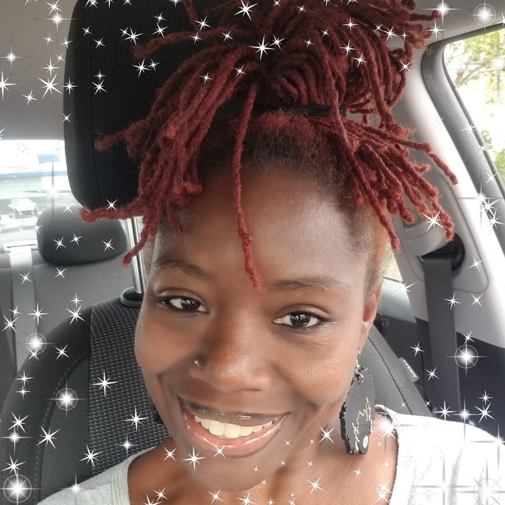 Meet your Posher, Tracia